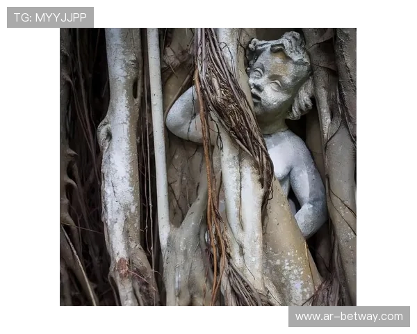 《以上坟》：探索荒废村落的恐怖灵异世界，破解恐怖迷雾中的未知秘密